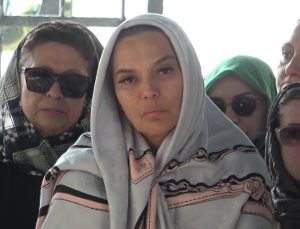 Demet Akalın, Kuzeni Hakan Kılıç’ın Cenazesinde Gözyaşlarını Tutamadı