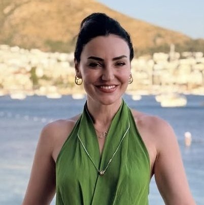 Sevcan Orhan, Kıbrıs’taki Konserinde Fenalaştı