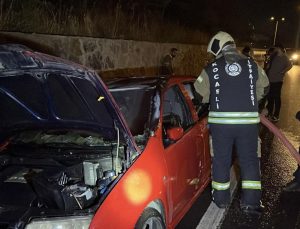 Gebze’de Seyir Halindeki Otomobil Alev Aldı