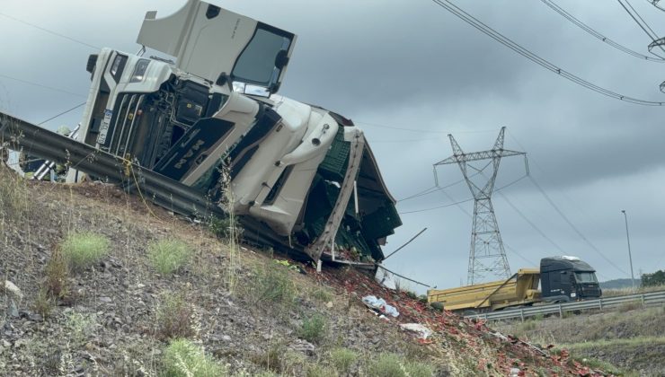 Gebze’de Karpuz Yüklü Tır Devrildi: 1 Ölü, 3 Yaralı