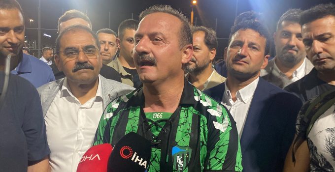 Ağıralioğlu, İzmit’te halı sahada maç yaptı