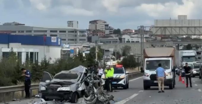 TEM Otoyolu’nda Otobüs ile Otomobil Çarpıştı: 3 Yaralı