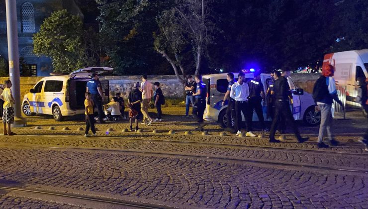 İzmit Kent Meydanı’nda Bıçaklı Kavga