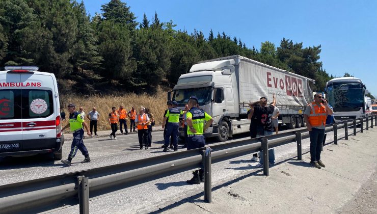 Yenikent TEM’de 2 tır ve yolcu otobüsü kazaya karıştı