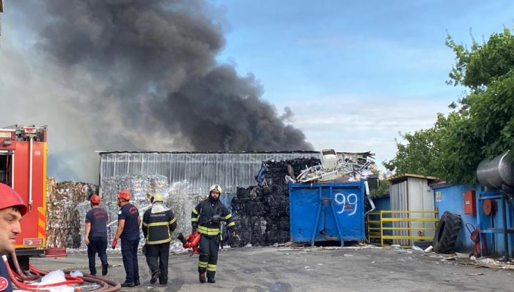 İzmit’te Geri Dönüşüm Fabrikasında Yangın