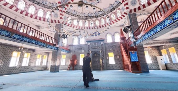 Kartepe’de Camiler Bayrama Hazır