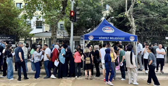 Körfez Belediyesi’nden 21 okulda ikram