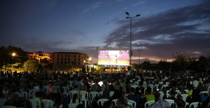 Kartepe’de Açık Hava Sinema Keyfi Başladı