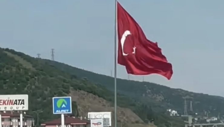 Kirazlıyalı’da Türkiye’nin En Büyük 2. Bayrağı Yeniden Göklere Çekildi!
