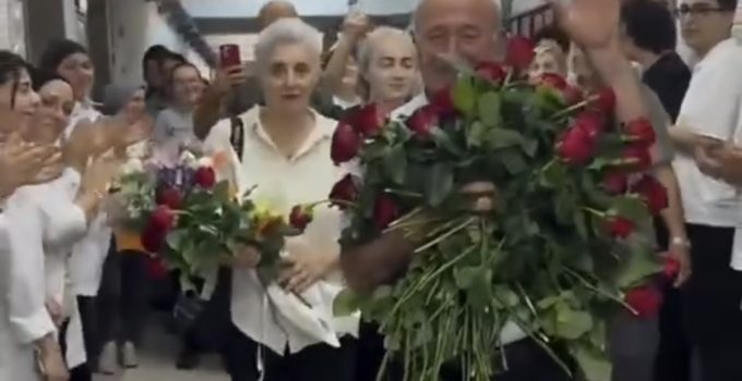 Gölcük Fen Lisesi’nde Emeklilik Töreninde Duygusal Anlar