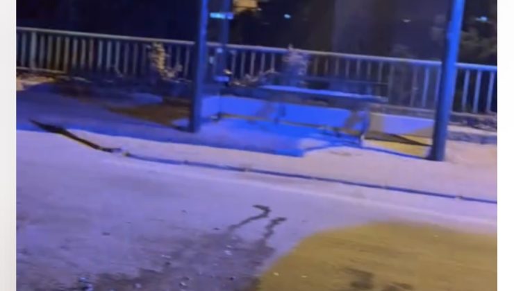 İzmit’te Vandallar,Durağa El Yapımı Patlayıcı ve Taşla Zarar Verdi