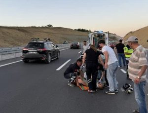 Kandıra Yolunda Motosiklet Sürücüsü Köpeğe Çarpıp Yaralandı
