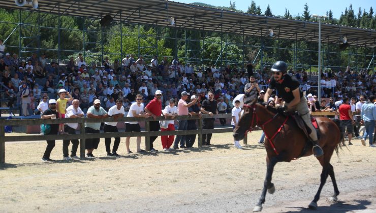 Rahvan At Yarışları Gölcük’te Nefesleri Kesti