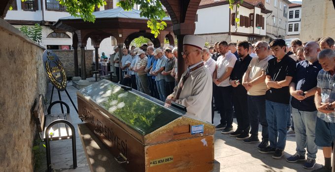 Çınar Dalının Altında Kalan Genç Öğretmen Son Yolculuğuna Uğurlandı