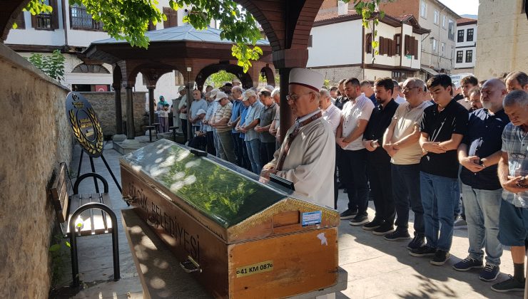 Çınar Dalının Altında Kalan Genç Öğretmen Son Yolculuğuna Uğurlandı