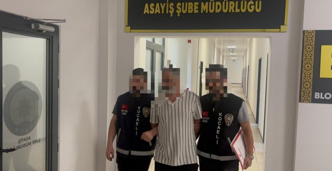 Üvey Oğlunu Bıçakladı, Tutuklandı