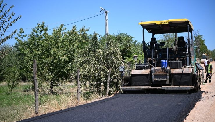 Kartepe’de Asfalt Mesaisi Durmuyor