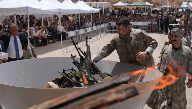 PKK, Irak’ta Silah Bıraktı: Tarihi Tören Düzenlendi