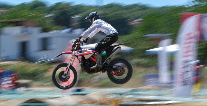 Süper Enduro Şampiyonası Kartepe’de başladı