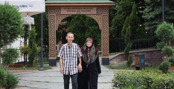 Saygınlar Kulübü 45 Yıllık Evli Çifte İkinci Bir Yuva Oldu