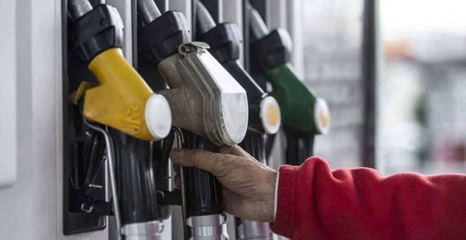 Motorine Bu Gece Yarısından İtibaren 1,15 TL Zam Geliyor