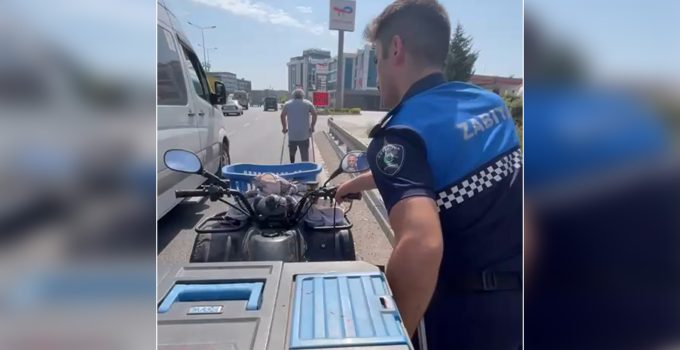 Çayırova Zabıtası, Aracı Bozulan Özel Bireye Refakat Etti