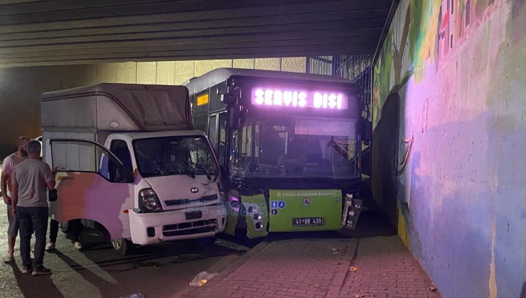 Körfez’de Alt Geçitte Kaza: 2 Kişi Yaralandı