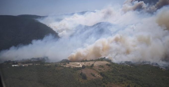 Karamürsel’de ki Orman Yangını nedeniyle Akçat Köyü Boşaltıldı