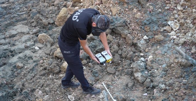 İzmit’te İş Makinesi Doğal Gaz Borusunu Delince Sızıntı Meydana Geldi