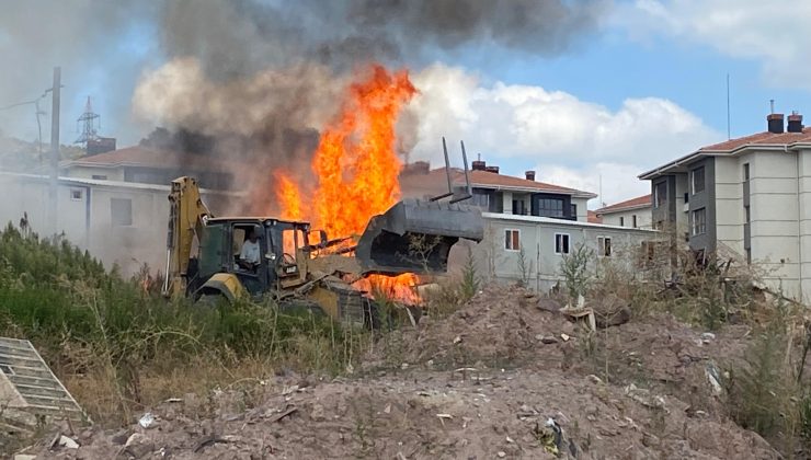 Derince’de Şantiye Yangını Korkuttu