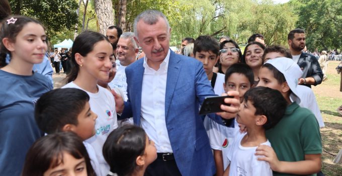Başkan Büyükakın, TÜGVA gençliğini yalnız bırakmadı