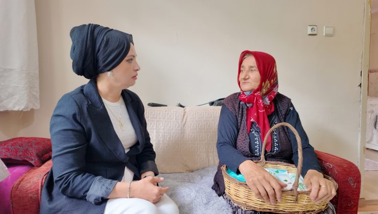 Yalnız Yaşayan Gülcemal Teyze’ye Moral Oldular