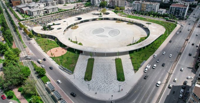 Milli İrade Meydanı’na 300’den fazla ağaç dikildi
