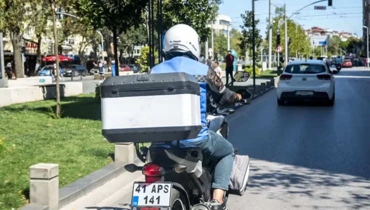 İzmit’te Motosikletli Kurye Kazada Hayatını Kaybetti