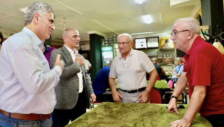 Başkan Söğüt önce pazarı ardından esnafı gezdi