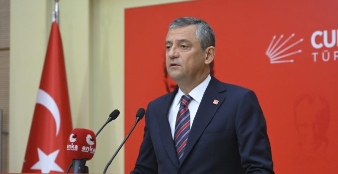 Özgür Özel’den Özlem Çerçioğlu Açıklaması: “Olmaz Olsun Öyle Aydınlanma”