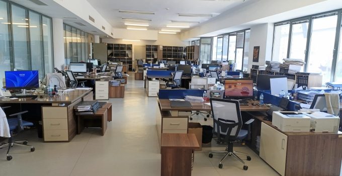 Memurlar İş Bıraktı, Kamu Kurumları Boş Kaldı