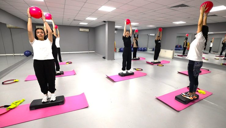 Başiskele’de Kadınlar Güvenle Spor Yapıyor
