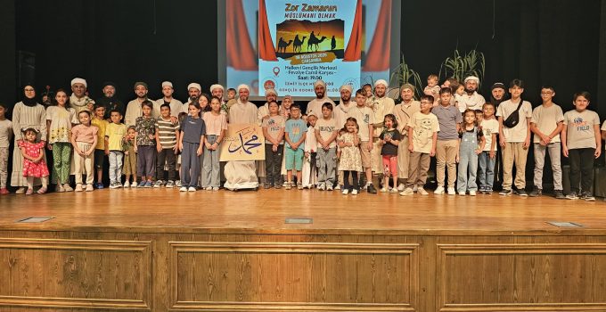 Kocaeli’de din görevlileri tiyatro oyunu sahneledi