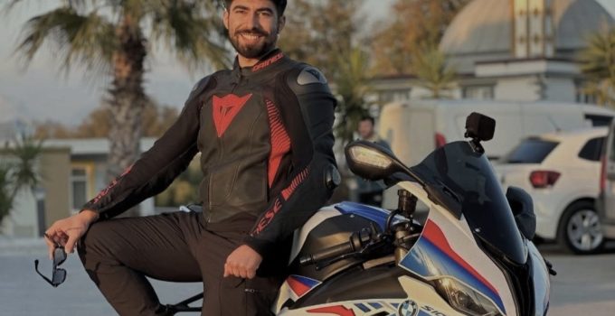 Ünlü Motosikletçi Deniz Servan Narin Kocaeli’de Trafik Kazasında Hayatını Kaybetti