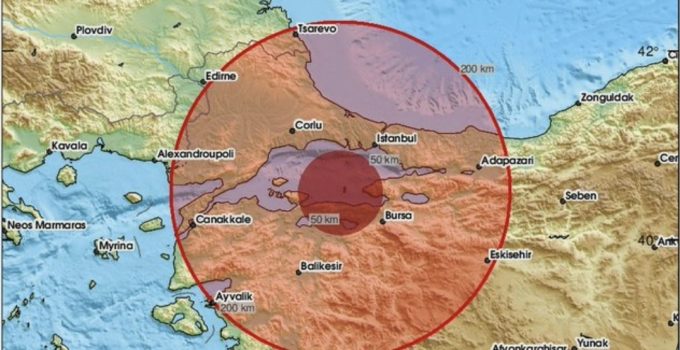 Balıkesir Merkezli 6.2 Büyüklüğünde Deprem, Kocaeli ve Çevre İllerde Hissedildi