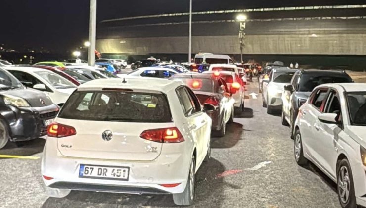 Kocaeli Stadyumu’nda Trafik Çilesi Taraftarı Çileden Çıkardı