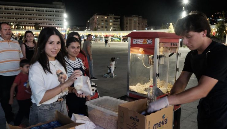 Sinema keyfi Milli İrade Meydanı’nda yaşanıyor