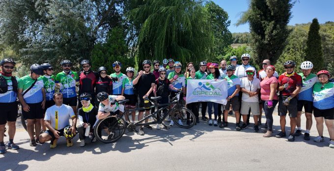 Tandem bisikletlerle umuda pedal çevirdiler
