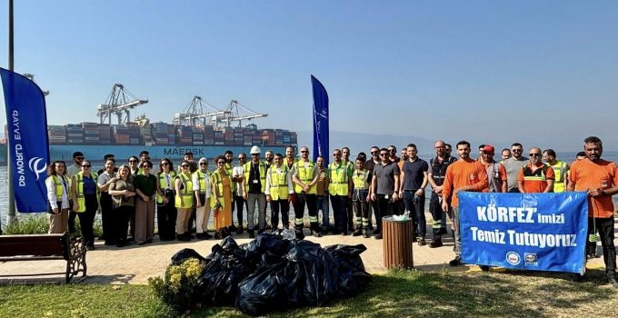 Yarımca Sahili’nde 30 Dakikada 70 Kilo Atık Toplandı