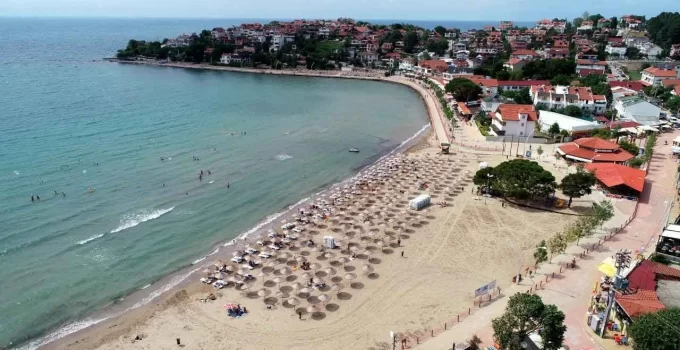 Kandıra’da Bazı Plajlarda Denize Girmek Yasaklandı