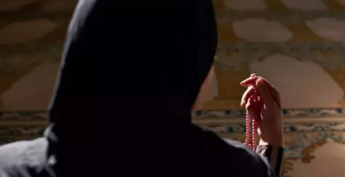 Namazdan Sonra Uyuyan Elif’ten Acı Haber