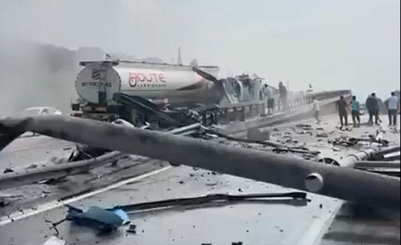 Dilovası’nda Tanker Kazası: D-100 Karayolu Ulaşıma Kapandı