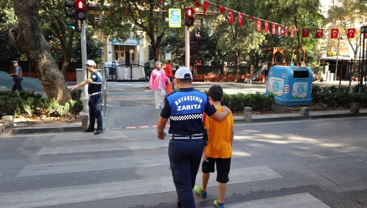 Büyükşehir Zabıtası ile okul yolu daha güvenli