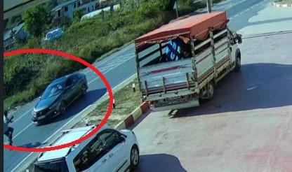 Kandıra’da Yolun Karşısına Geçmek İsteyen Belediye Personeline Otomobil Çarptı